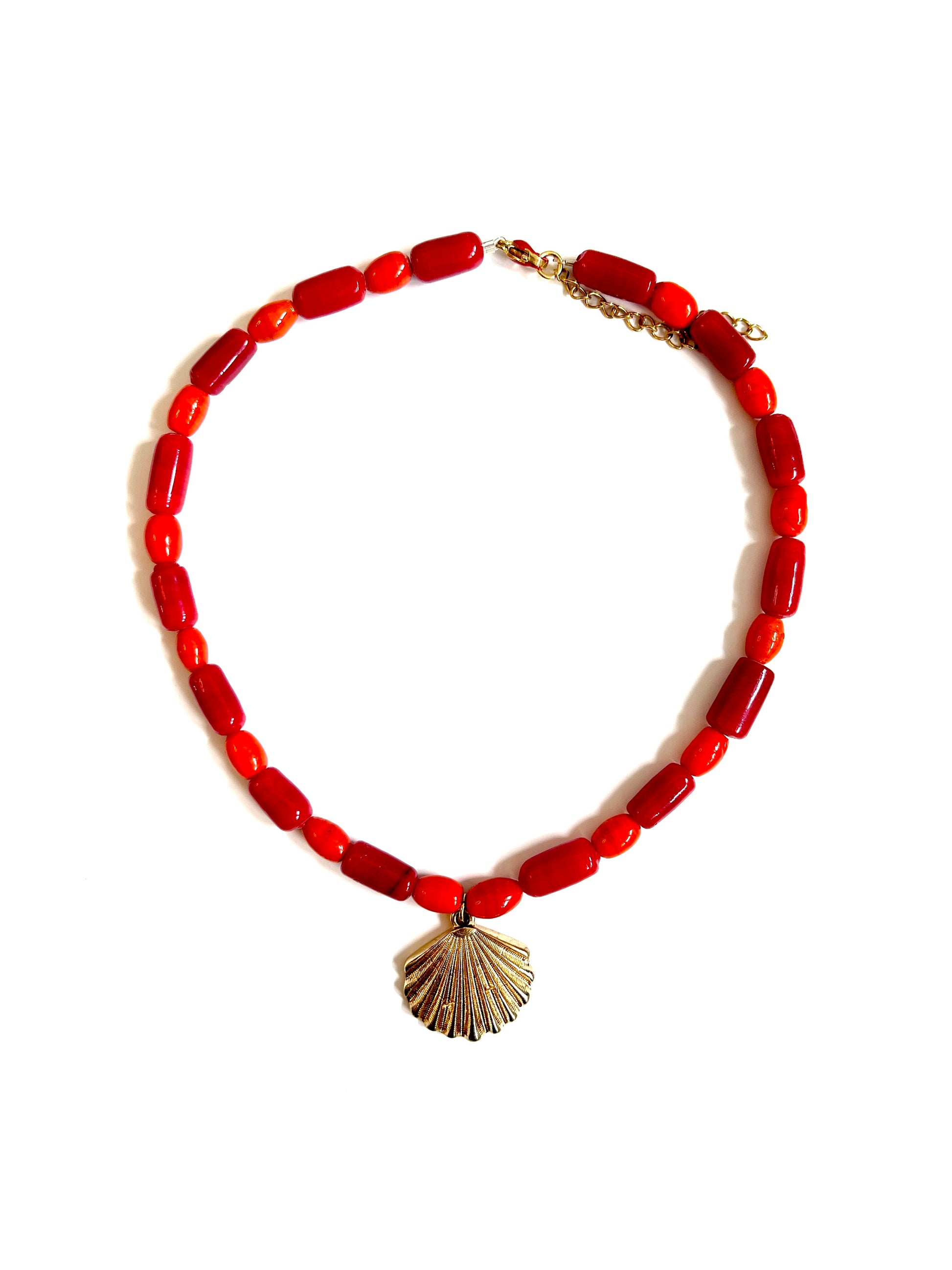 Collier de perles upcyclées - ras de cou - red corail