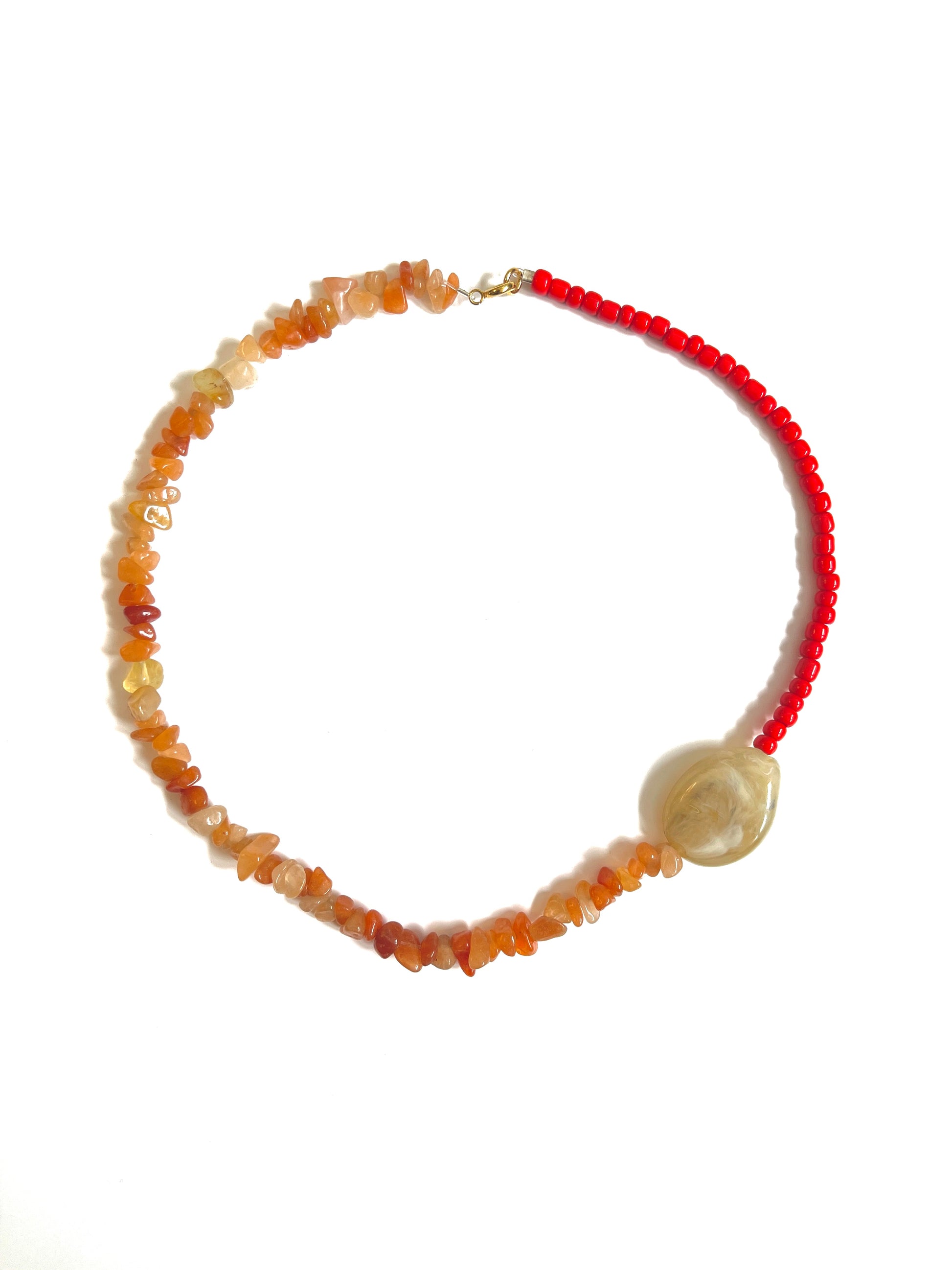 Collier de perles upcyclées red head