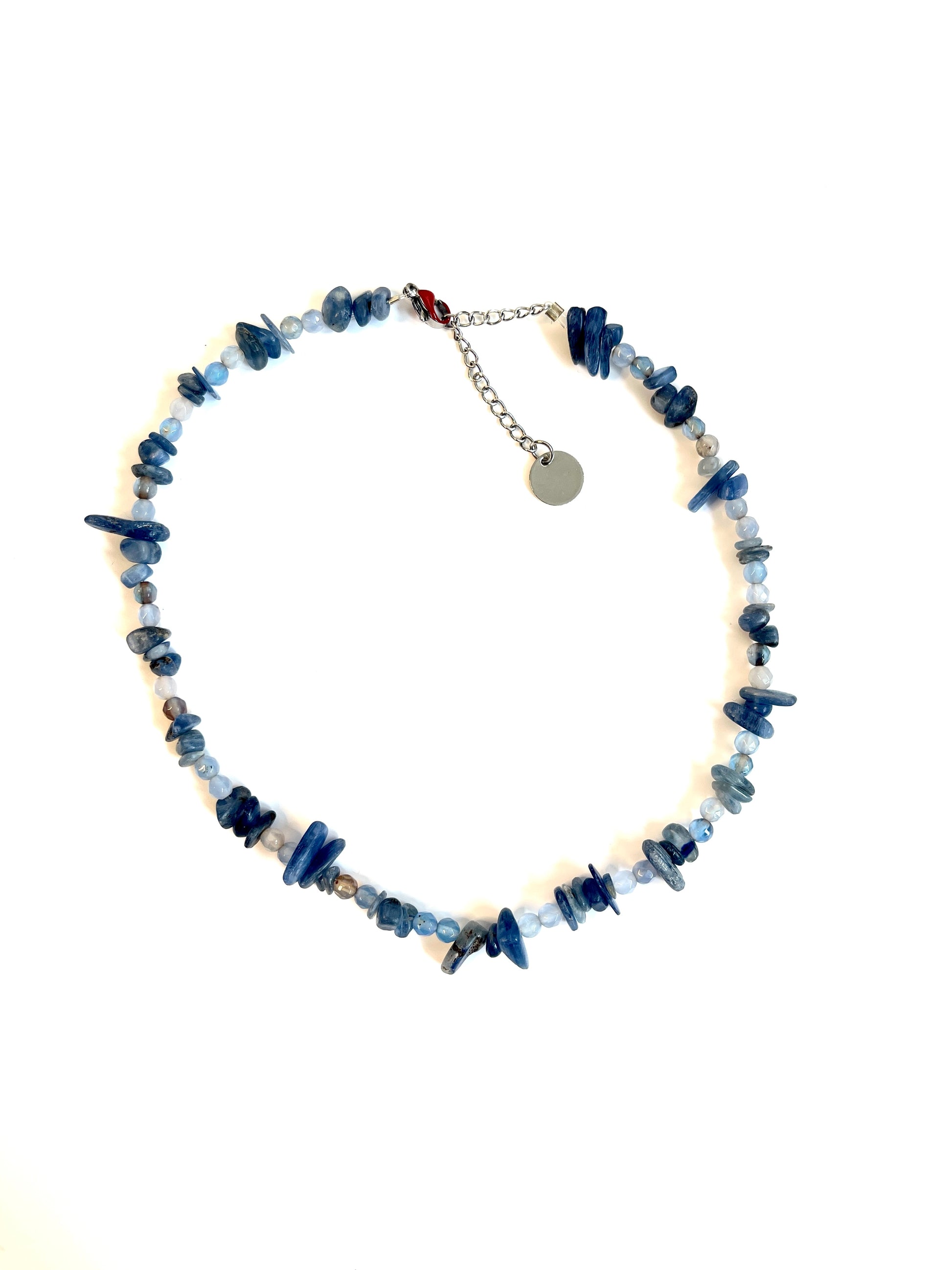 Collier de perles upcyclées - ras de cou -  blue stone